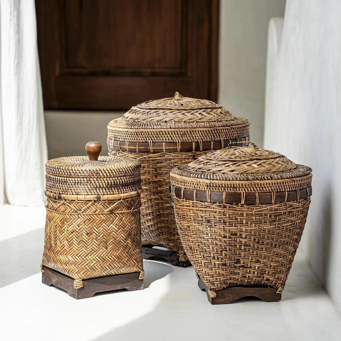 livinglovely.nl - The Bathroom Bin Basket - Natural Brown - Mand - Bazar Bizar - livinglovely.nl