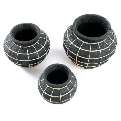 livinglovely.nl - The Belly Vase Black Naturel Large - Vaas - Bazar Bizar - livinglovely.nl