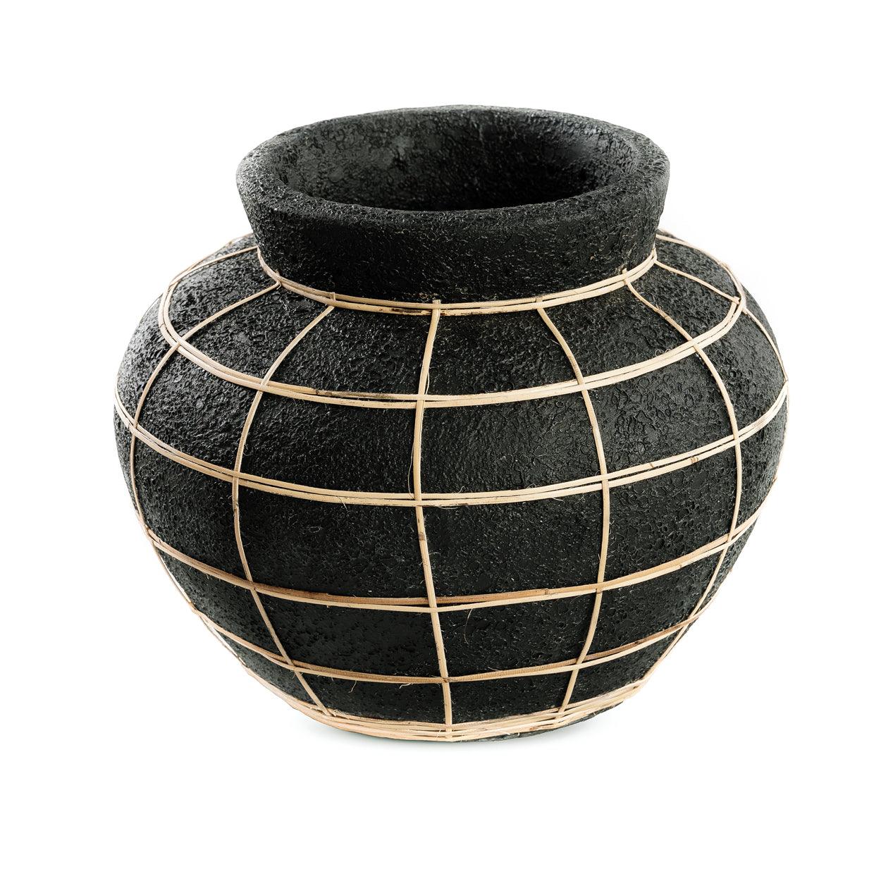 livinglovely.nl - The Belly Vase Black Naturel Medium - Vaas - Bazar Bizar - livinglovely.nl