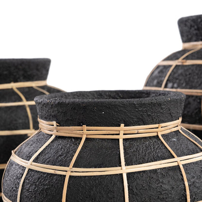 livinglovely.nl - The Belly Vase Black Naturel Medium - Vaas - Bazar Bizar - livinglovely.nl