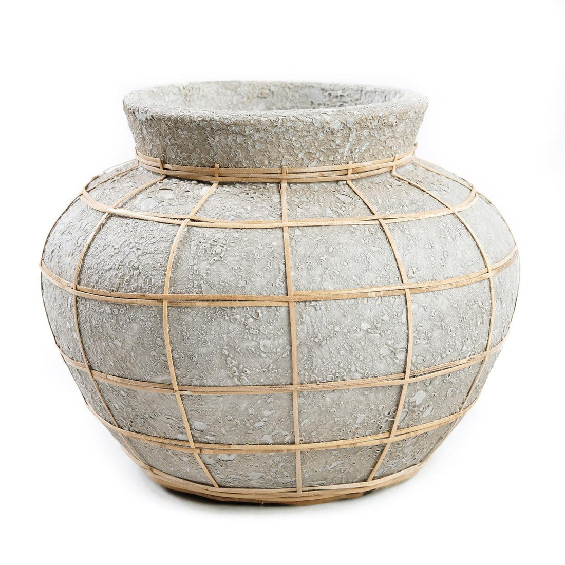 livinglovely.nl - The Belly Vase Concrete Naturel Small - Vaas - Bazar Bizar - livinglovely.nl