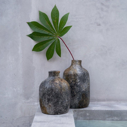 livinglovely.nl - The Classy Vase - Antique Grey - S - Vaas - Bazar Bizar - livinglovely.nl