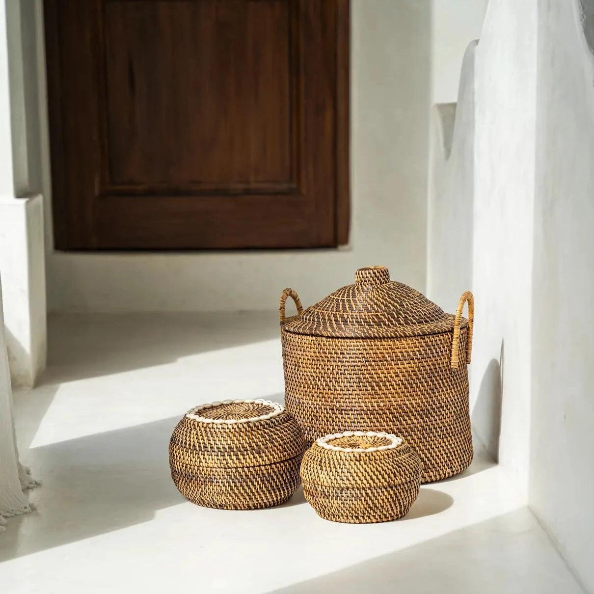 livinglovely.nl - The Colonial Handles Basket - Natural Brown - Mand - Bazar Bizar - livinglovely.nl