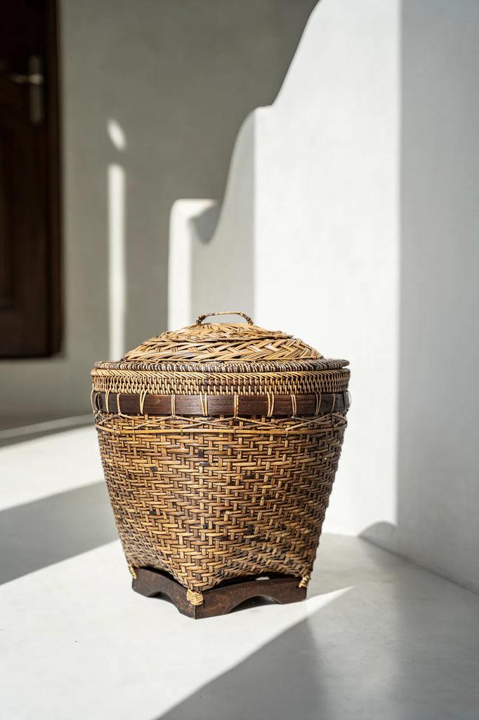 livinglovely.nl - The Colonial Storage Basket - Natural Brown - M - Mand - Bazar Bizar - livinglovely.nl