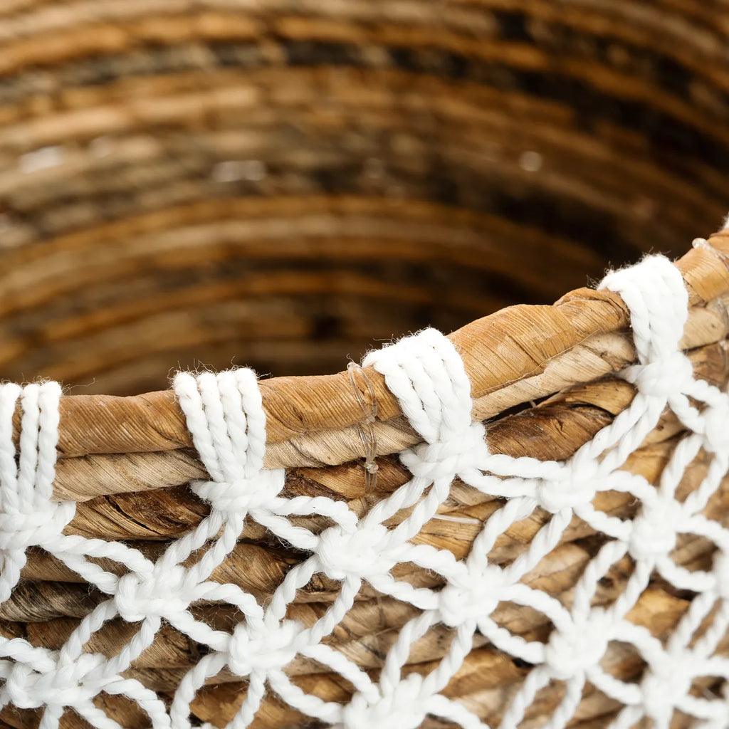 livinglovely.nl - The Crossed Stitched Macrame Basket - Smalll - Mand - Bazar Bizar - livinglovely.nl