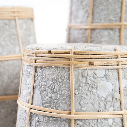 livinglovely.nl - The Cutie Vase Concrete Small - Vaas - Bazar Bizar - livinglovely.nl