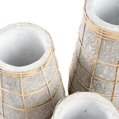 livinglovely.nl - The Cutie Vase Concrete Small - Vaas - Bazar Bizar - livinglovely.nl