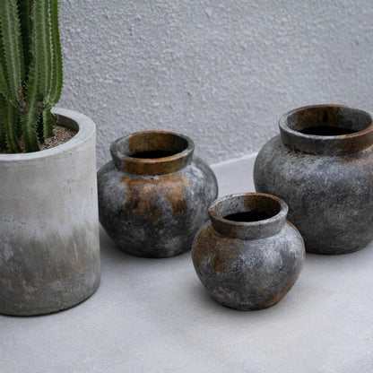 livinglovely.nl - The Funky Vase Antique Grey Medium - Vaas - Bazar Bizar - livinglovely.nl