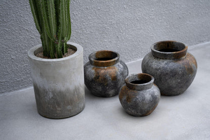 livinglovely.nl - The Funky Vase Antique Grey Small - Vaas - Bazar Bizar - livinglovely.nl