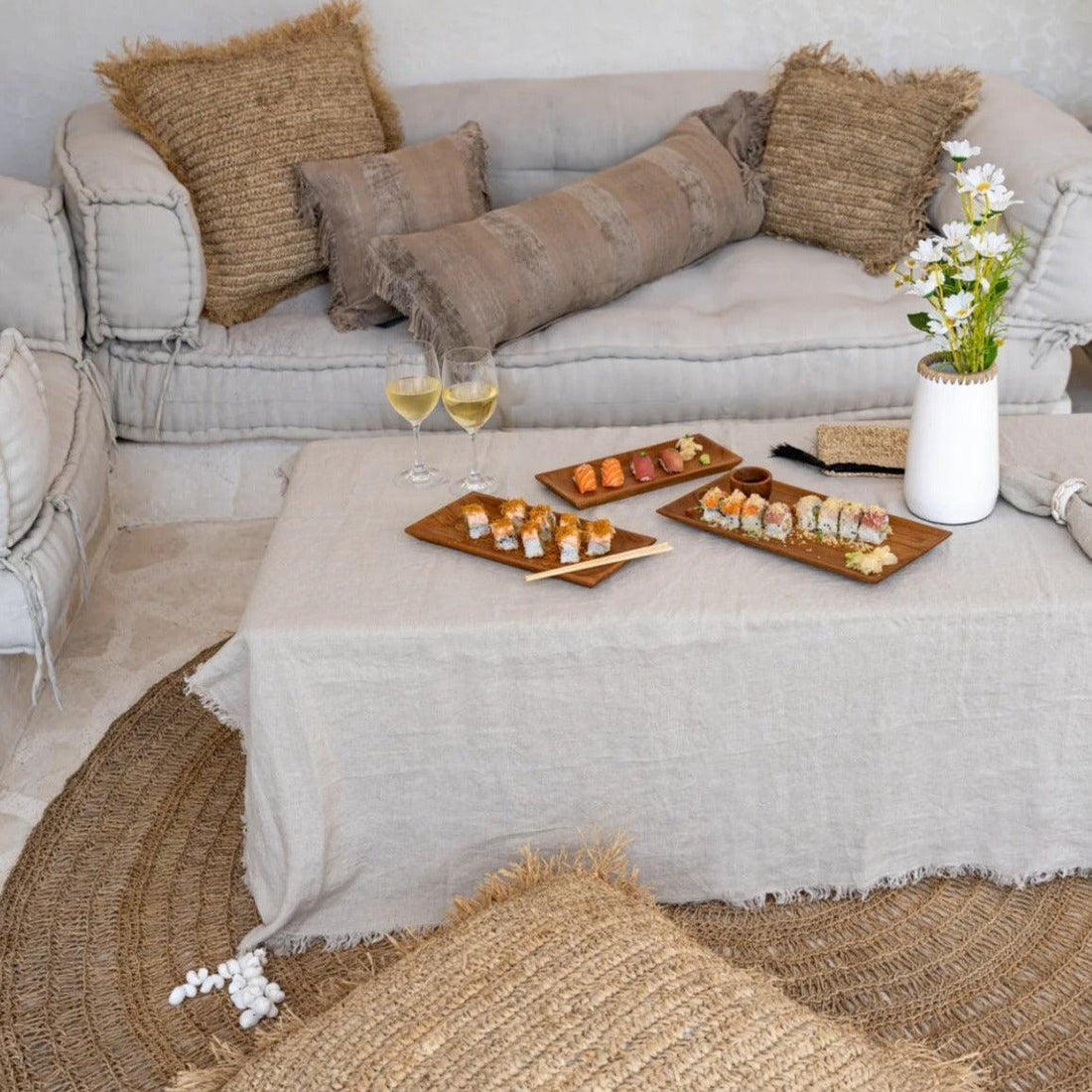 livinglovely.nl - The Linen Tablecloth - Beige - 150x200 - Tafelkleed - Bazar Bizar - livinglovely.nl