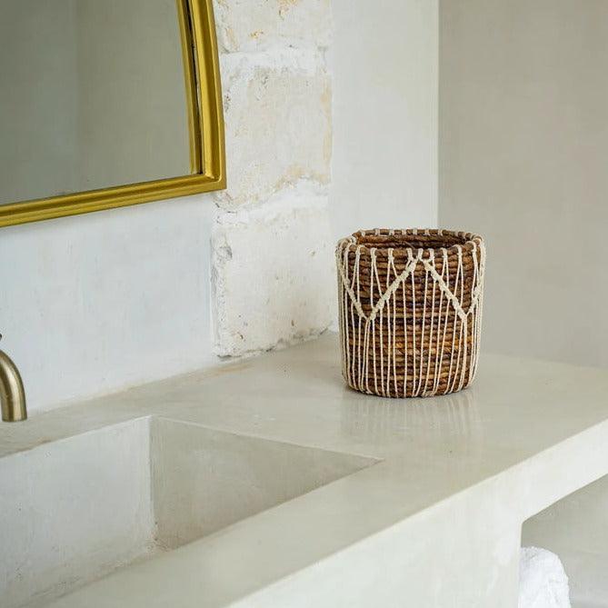 livinglovely.nl - The Macra-mazing Basket - Natural White - S - Mand - Bazar Bizar - livinglovely.nl