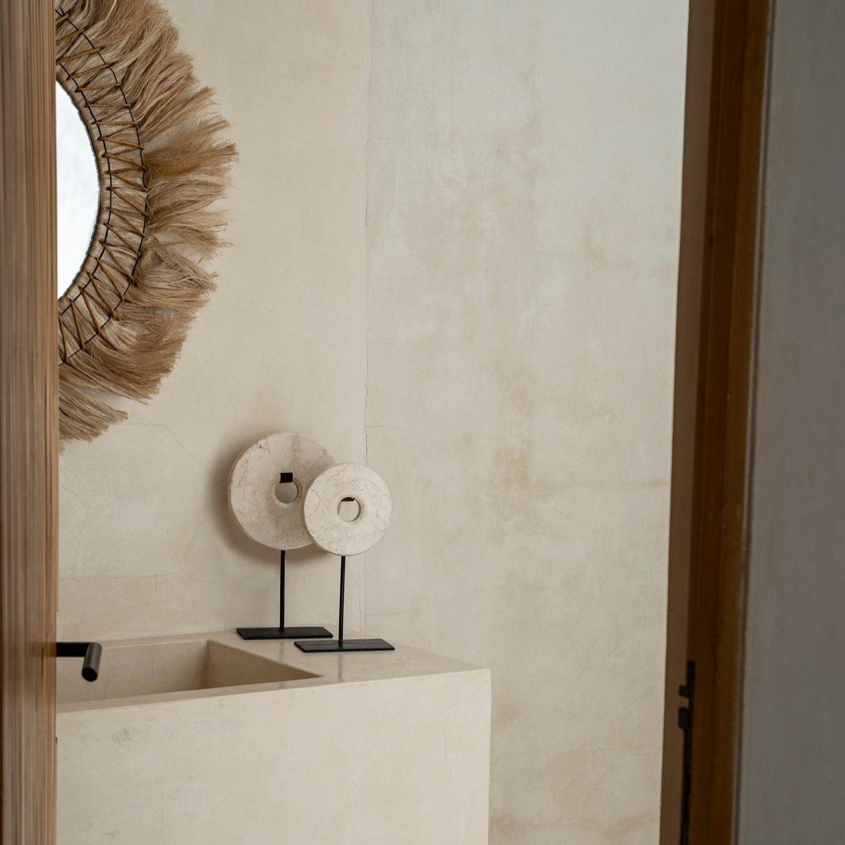 livinglovely.nl - The Marble Disc on Stand White Medium - Ornament - Bazar Bizar - livinglovely.nl