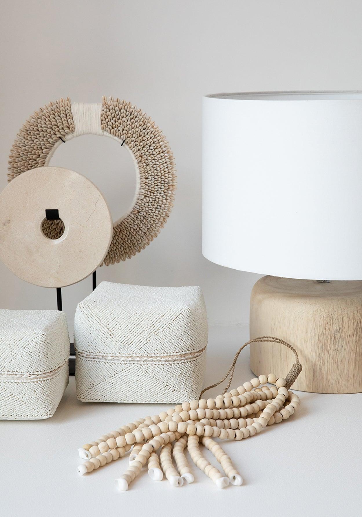 livinglovely.nl - The Marble Disc on Stand White Medium - Ornament - Bazar Bizar - livinglovely.nl