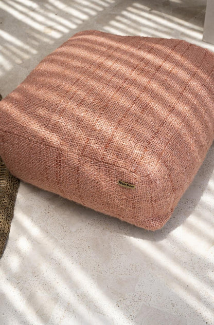 livinglovely.nl - The Oh My Gee Pouffe - Salmon Pink - Poef - Bazar Bizar - livinglovely.nl