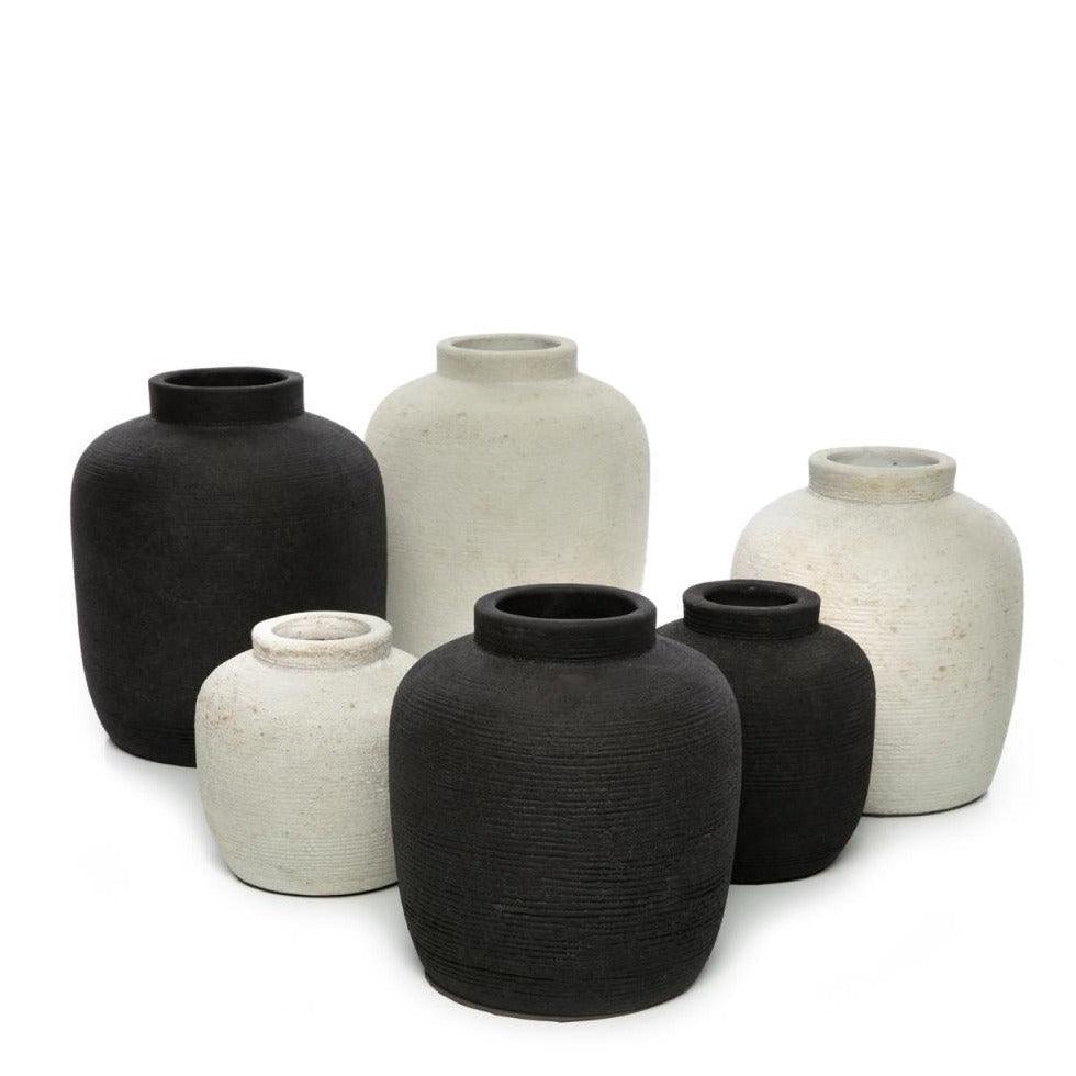 livinglovely.nl - The Peaky Vase - Black - M - Vaas - Bazar Bizar - livinglovely.nl