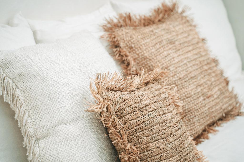 livinglovely.nl - The Raffia Cushion Cover Square - Natural - 40x40 - Kussenhoes - Bazar Bizar - livinglovely.nl