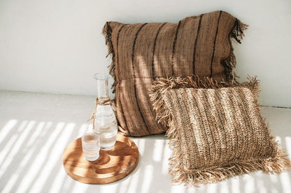 livinglovely.nl - The Raffia Cushion Cover Square - Natural - 40x40 - Kussenhoes - Bazar Bizar - livinglovely.nl