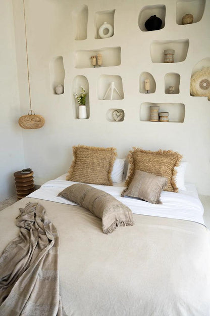 livinglovely.nl - The Raffia Cushion Cover Square - Natural - 60x60 - Kussenhoes - Bazar Bizar - livinglovely.nl