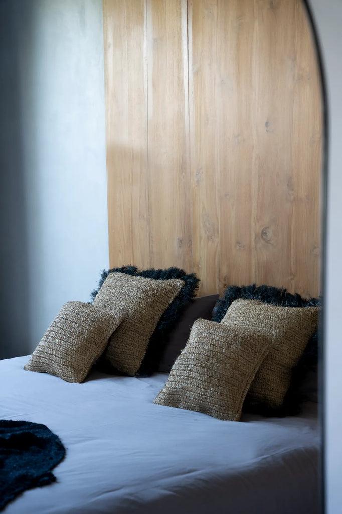 livinglovely.nl - The Raffia Cushion Cover Square - Natural Black - 60x60 - Kussenhoes - Bazar Bizar - livinglovely.nl