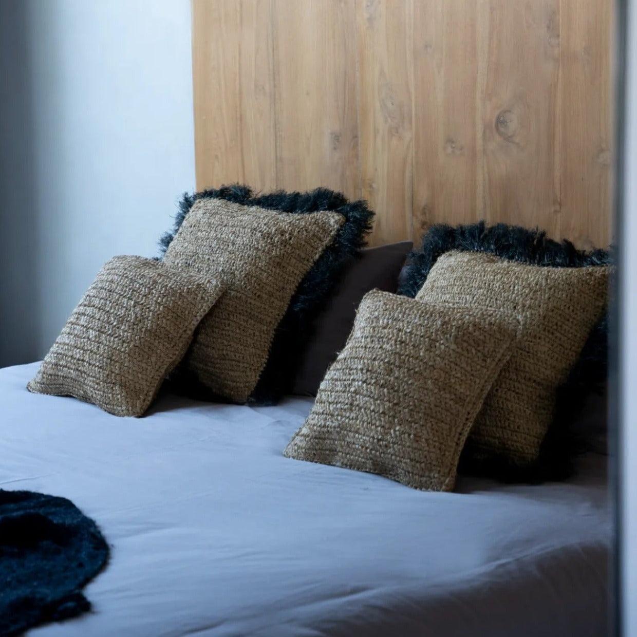 livinglovely.nl - The Raffia Flores Cushion Cover Square - Natural - 40x40 - Kussenhoes - Bazar Bizar - livinglovely.nl