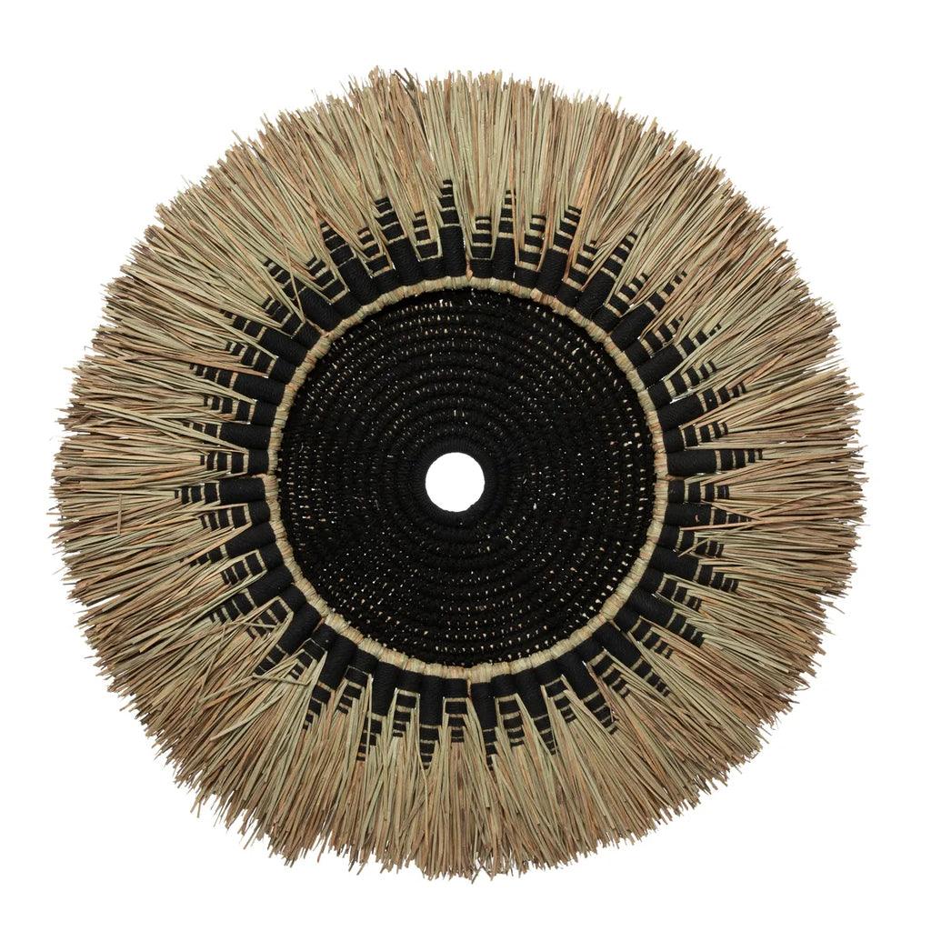 livinglovely.nl - The Raffia Macramé Wall Deco - Black Natural - Wanddecoratie - Bazar Bizar - livinglovely.nl