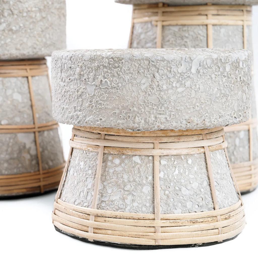 livinglovely.nl - The Serene Candle Holder Concrete Natural Medium - Kandelaar - Bazar Bizar - livinglovely.nl