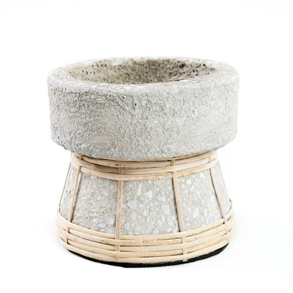 livinglovely.nl - The Serene Candle Holder Concrete Naturel Small - Kandelaar - Bazar Bizar - livinglovely.nl