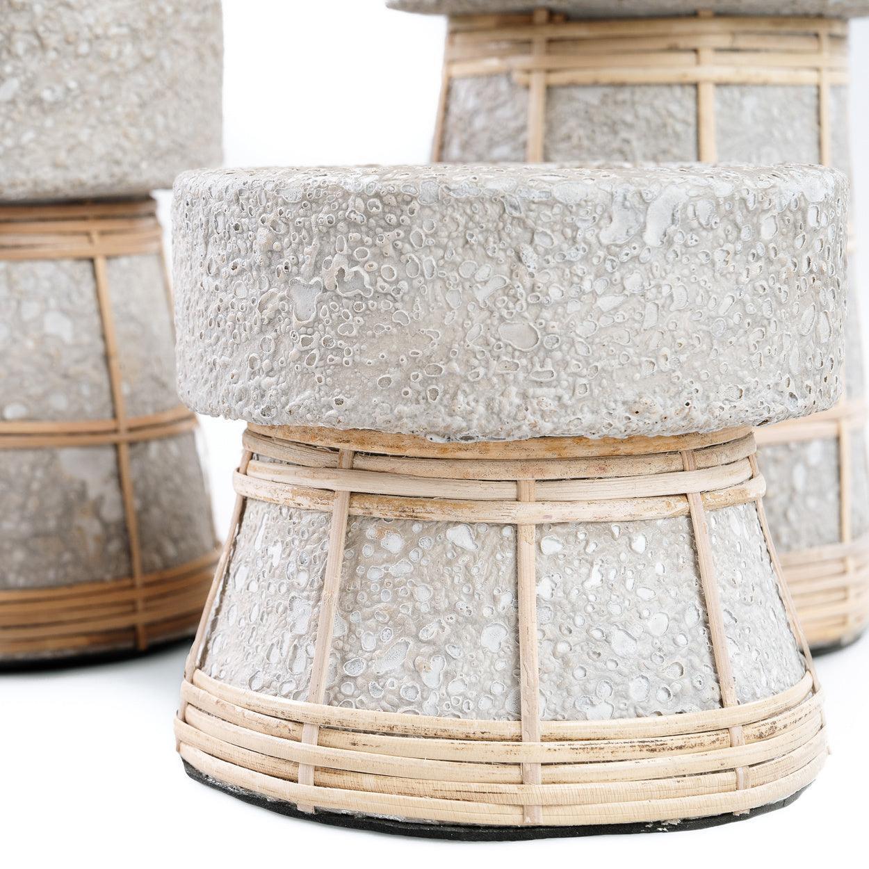 livinglovely.nl - The Serene Candle Holder Concrete Naturel Small - Kandelaar - Bazar Bizar - livinglovely.nl