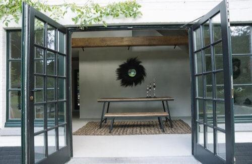 livinglovely.nl - The Simba Mirror - Black - M - Spiegel - Bazar Bizar - livinglovely.nl