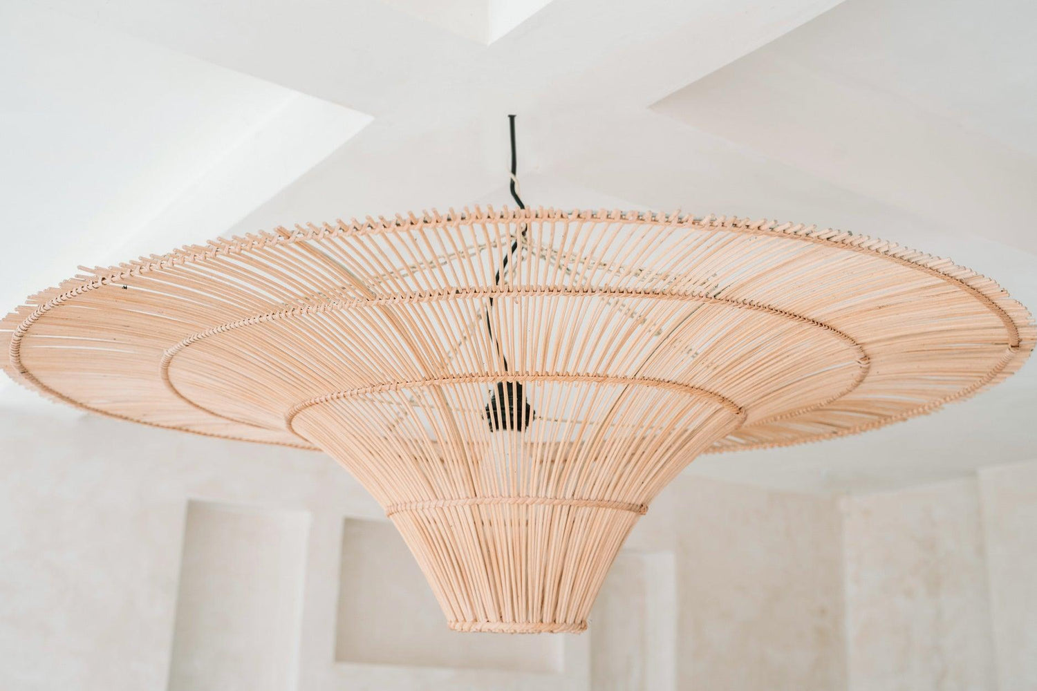 livinglovely.nl - The Sky Pendant - Natural - L - Hanglamp - Bazar Bizar - livinglovely.nl