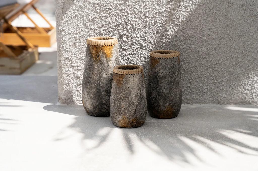 livinglovely.nl - The Sneaky Vase - Antique Gray - S - Vaas - Bazar Bizar - livinglovely.nl