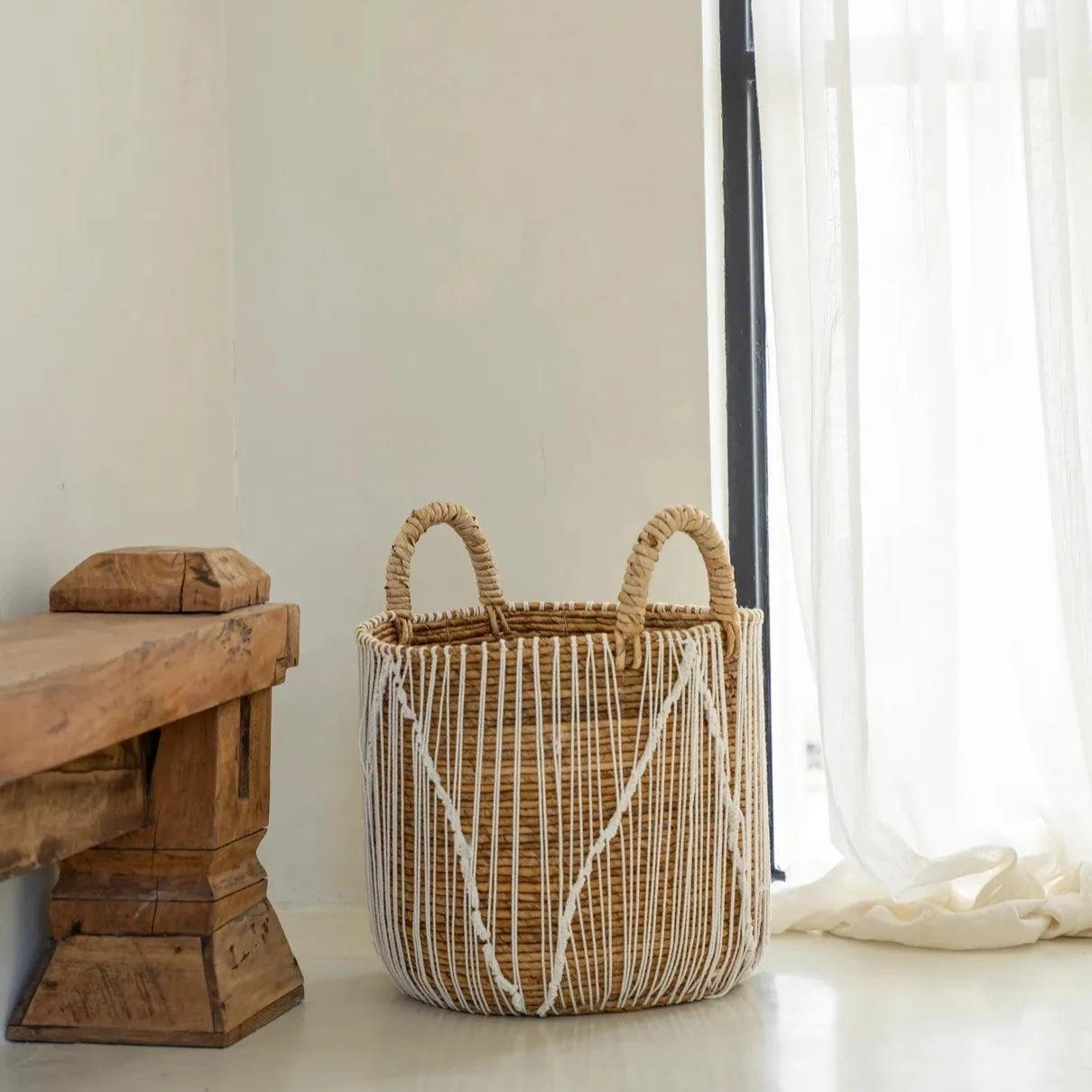 livinglovely.nl - The Straight Stitched Macrame Basket - Medium - Mand - Bazar Bizar - livinglovely.nl