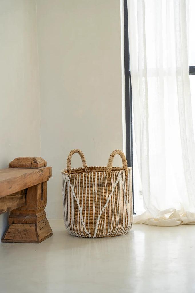 livinglovely.nl - The Straight Stitched Macrame Basket - Medium - Mand - Bazar Bizar - livinglovely.nl