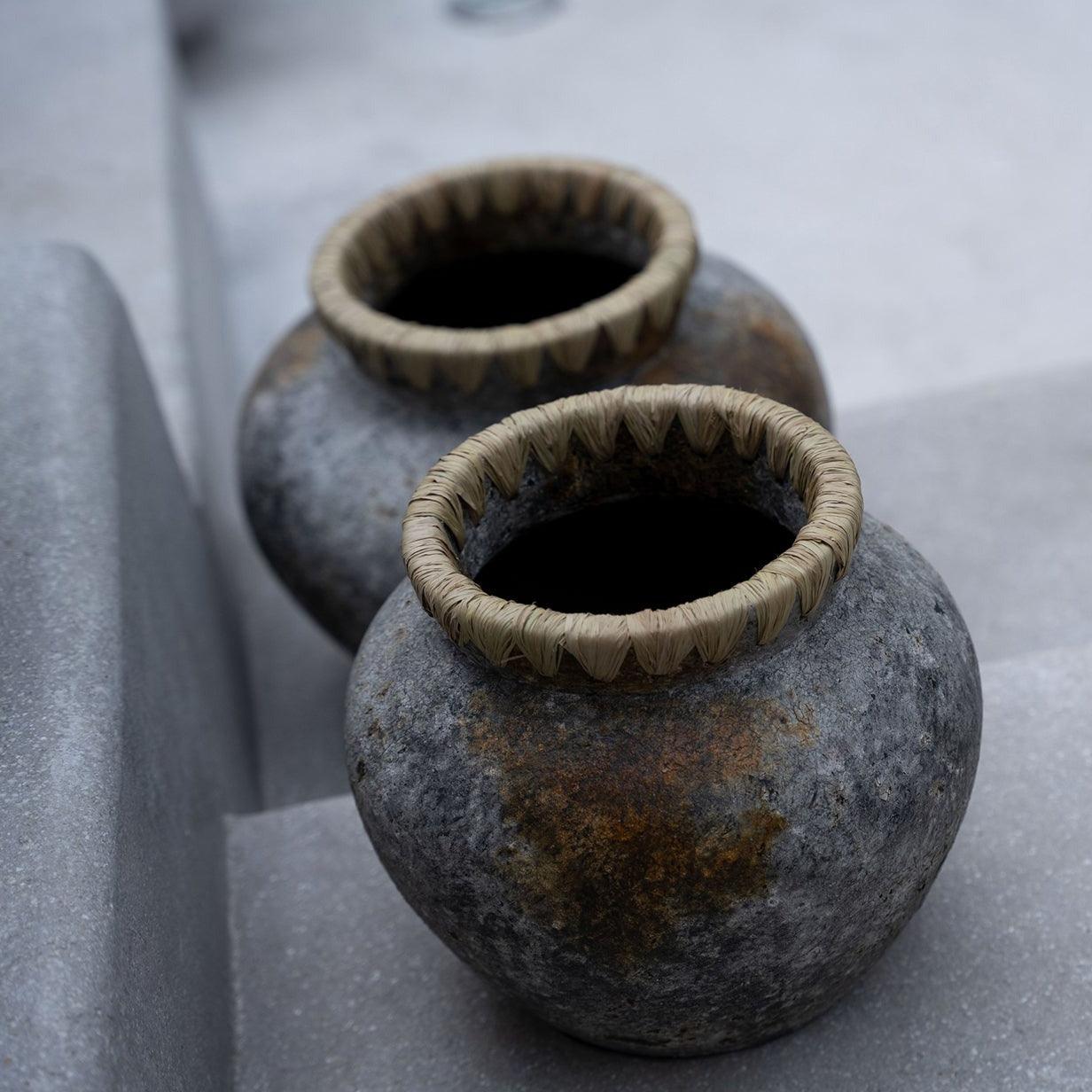 livinglovely.nl - The Styly Vase Antique Grey Small - Vaas - Bazar Bizar - livinglovely.nl