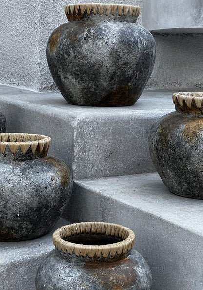 livinglovely.nl - The Styly Vase Antique Grey Small - Vaas - Bazar Bizar - livinglovely.nl