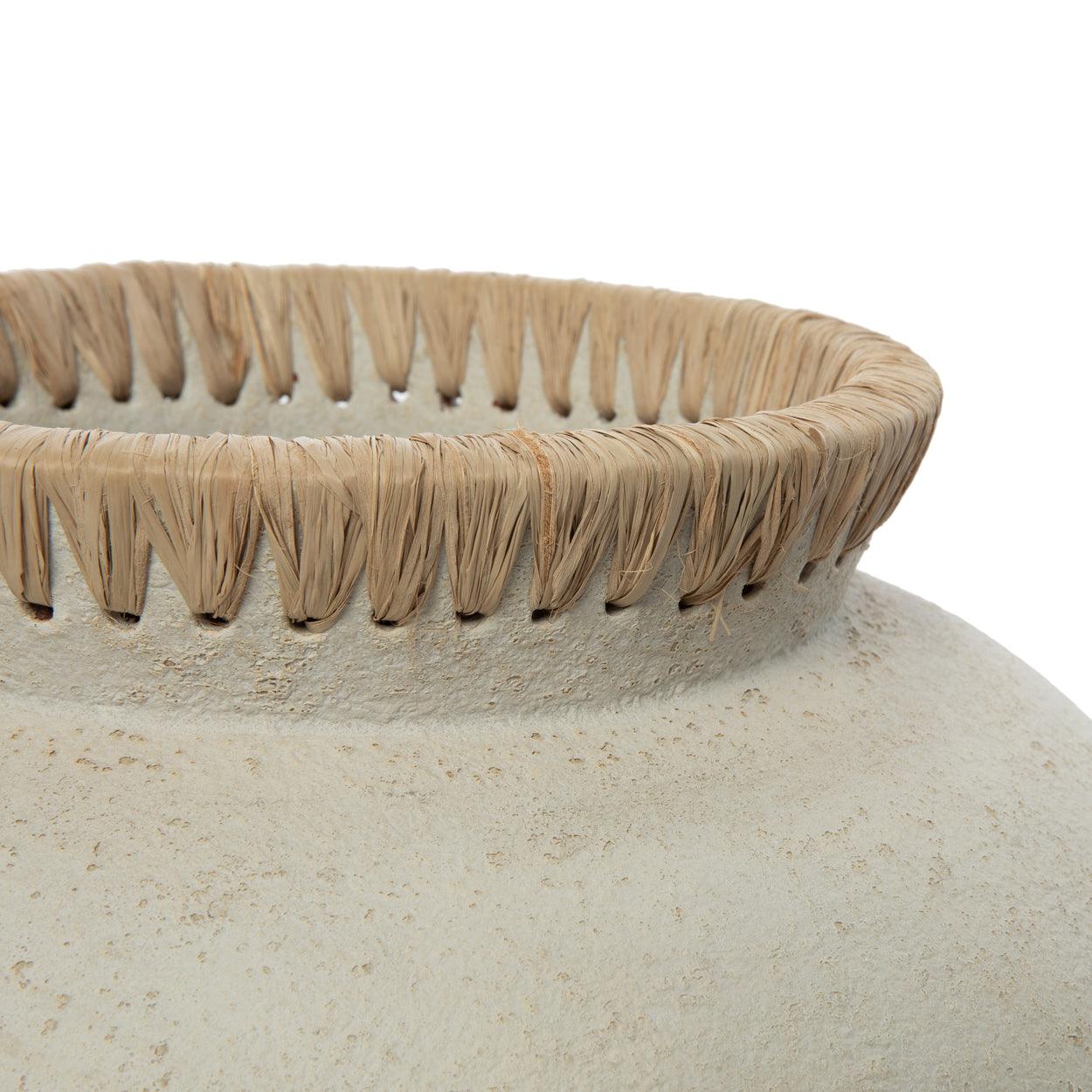 livinglovely.nl - The Styly Vase Concrete Natural Large - Vaas - Bazar Bizar - livinglovely.nl