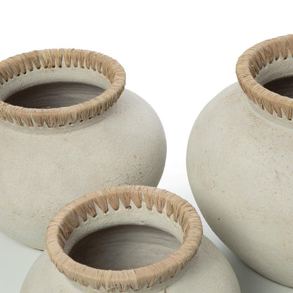 livinglovely.nl - The Styly Vase Concrete Natural Large - Vaas - Bazar Bizar - livinglovely.nl