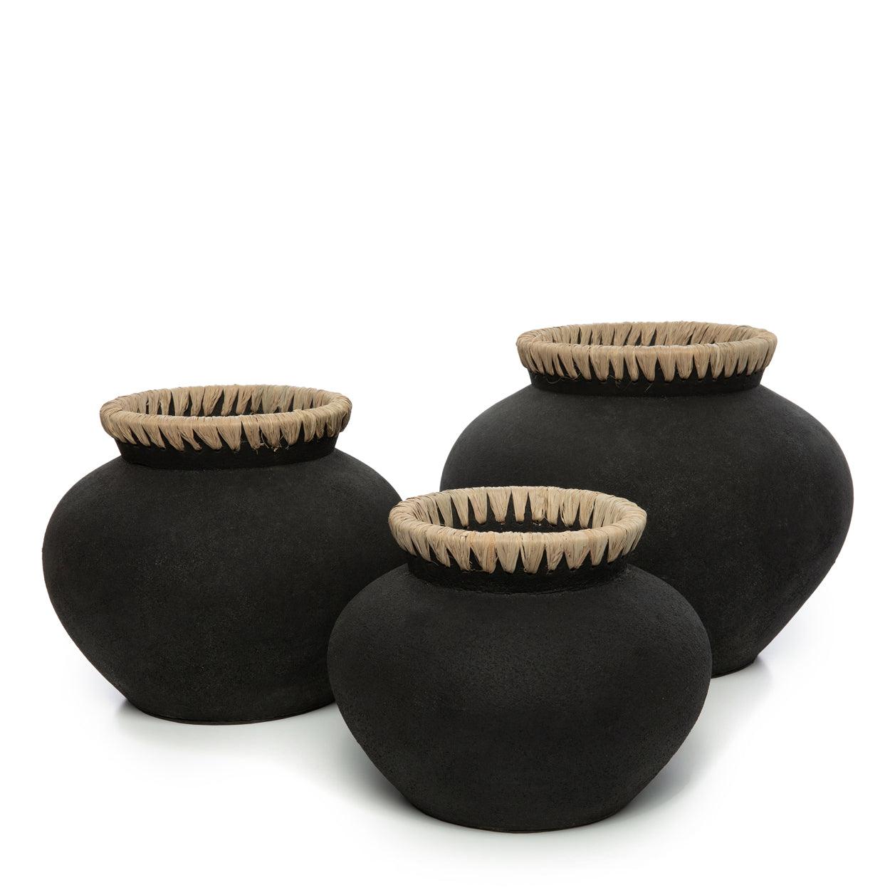 livinglovely.nl - The Styly Vase Natural Black Large - Vaas - Bazar Bizar - livinglovely.nl