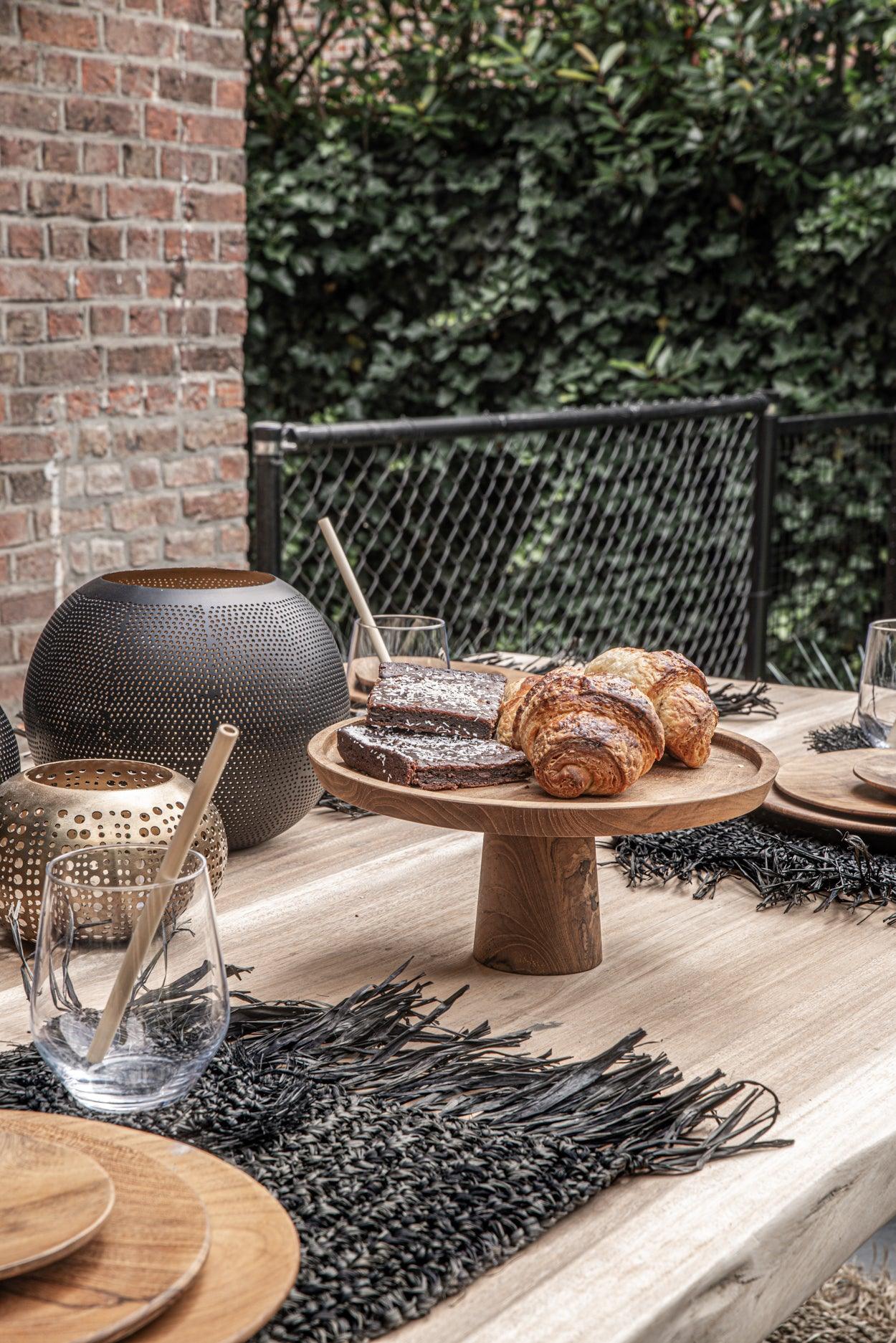 livinglovely.nl - The Teak Root Cake Dish Medium - Keukenaccessoire - Bazar Bizar - livinglovely.nl