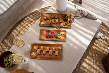 livinglovely.nl - The Teak Root Sushi Plate Medium - Sushibord - Bazar Bizar - livinglovely.nl