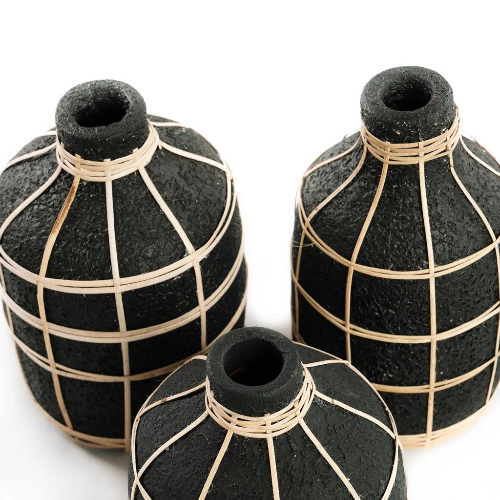 livinglovely.nl - The Whoopy Vase - Black Natural - L - Vaas - Bazar Bizar - livinglovely.nl