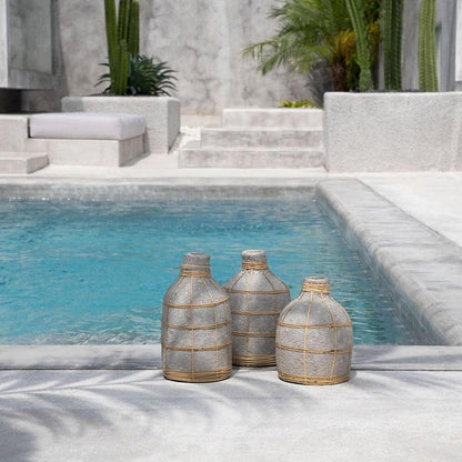 livinglovely.nl - The Whoopy Vase - Concrete Natural - L - Vaas - Bazar Bizar - livinglovely.nl