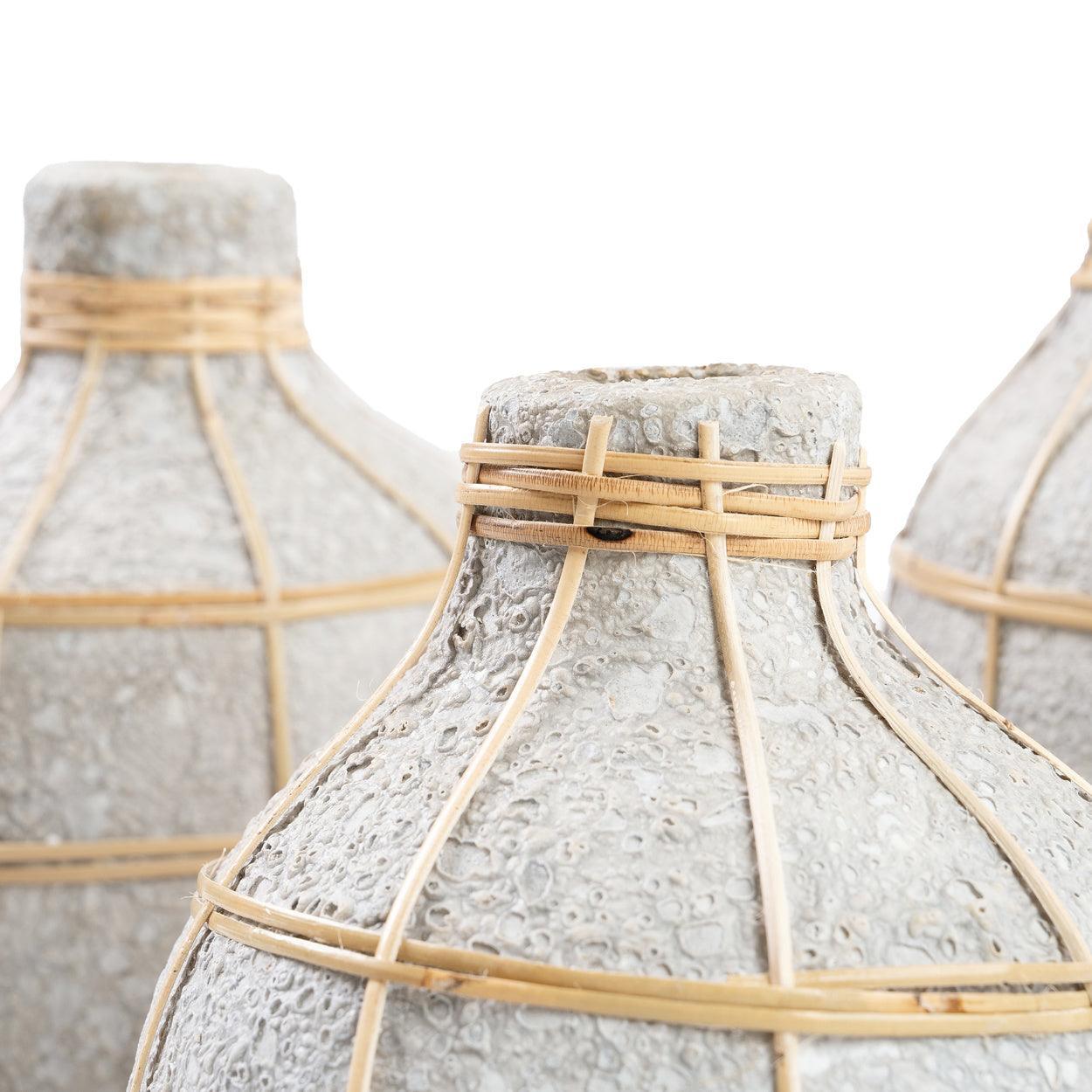 livinglovely.nl - The Whoopy Vase - Concrete Natural - L - Vaas - Bazar Bizar - livinglovely.nl