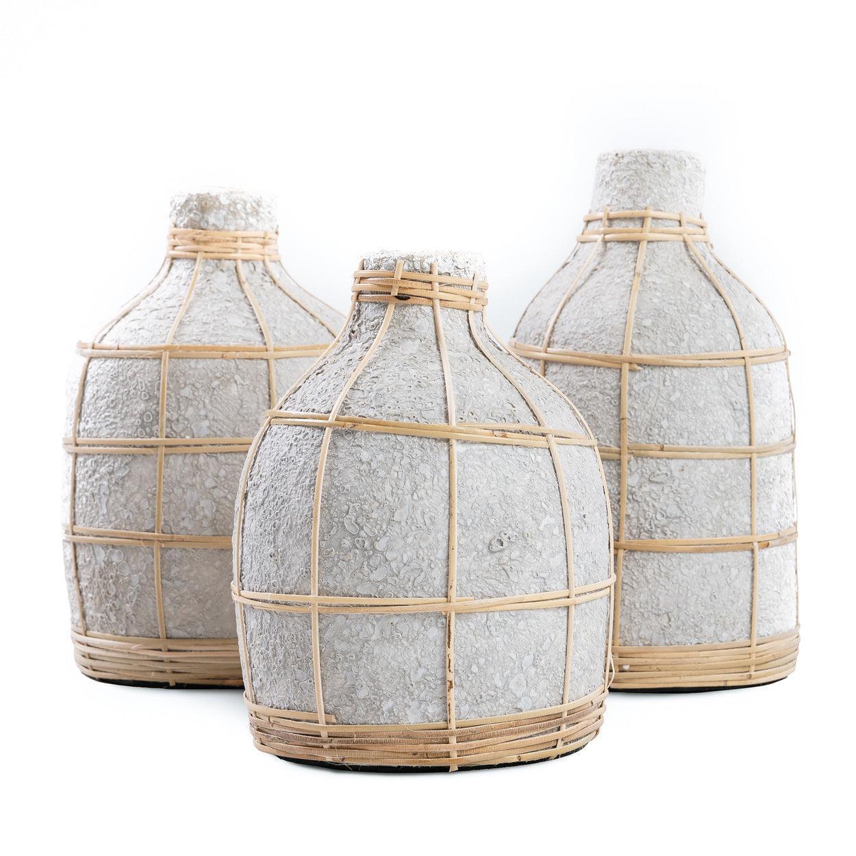 livinglovely.nl - The Whoopy Vase - Concrete Natural - L - Vaas - Bazar Bizar - livinglovely.nl