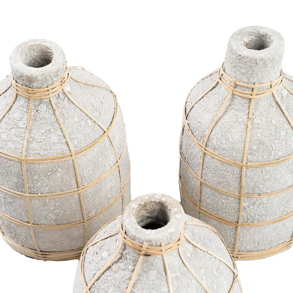 livinglovely.nl - The Whoopy Vase - Concrete Natural - L - Vaas - Bazar Bizar - livinglovely.nl