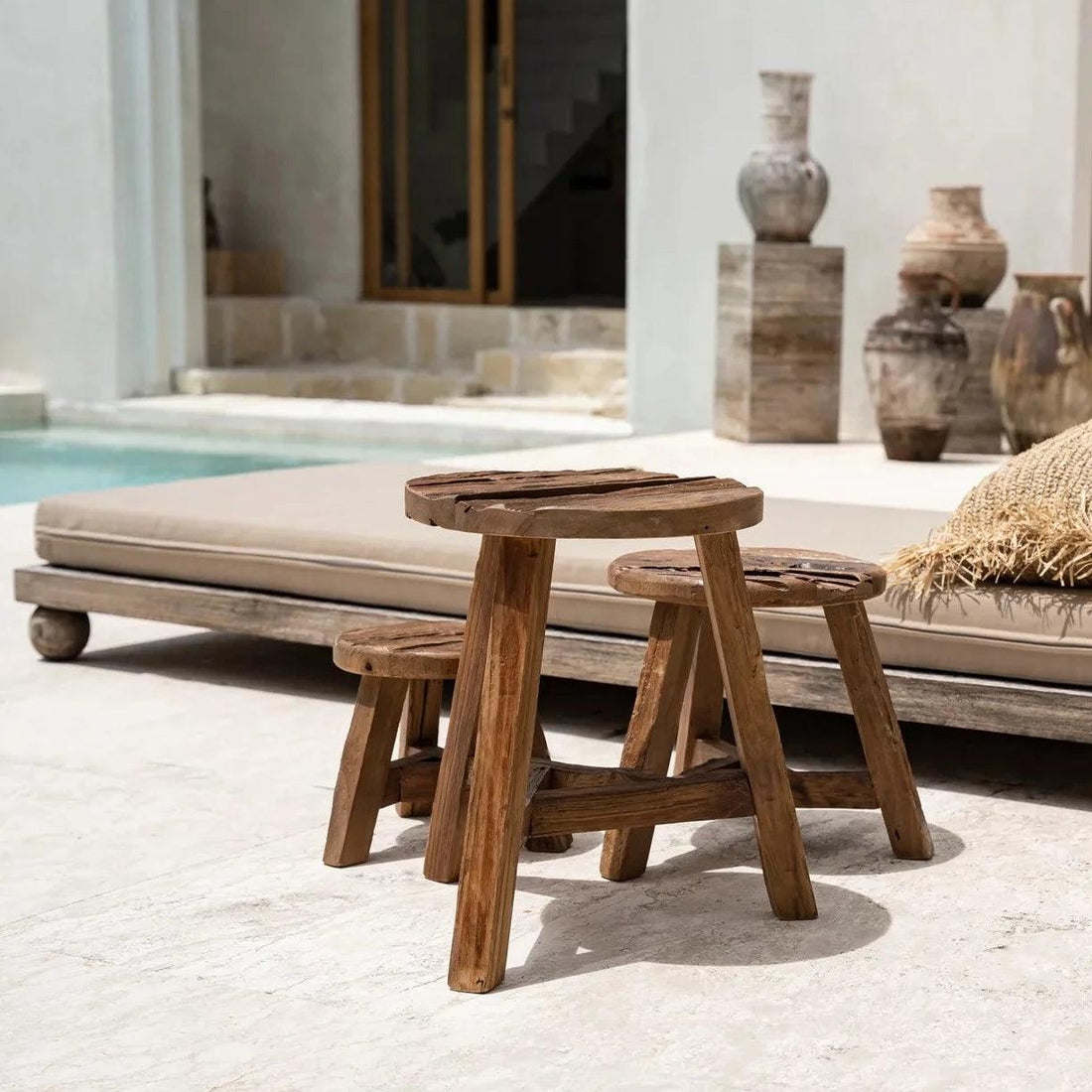 livinglovely.nl - The Yatai Stool - Natural - M - Kruk - Bazar Bizar - livinglovely.nl