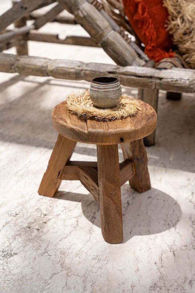 livinglovely.nl - The Yatai Stool - Natural - M - Kruk - Bazar Bizar - livinglovely.nl