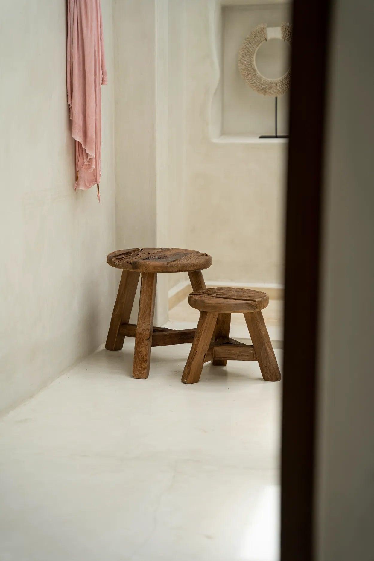 livinglovely.nl - The Yatai Stool - Natural - M - Kruk - Bazar Bizar - livinglovely.nl