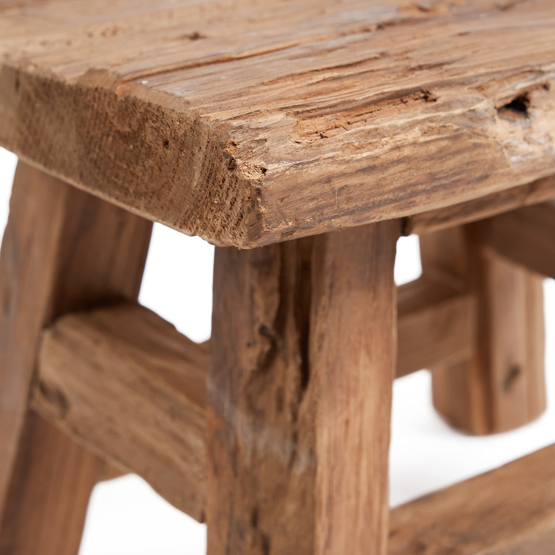 livinglovely.nl - The Yoke Stool - Natural - S - Kruk - Bazar Bizar - livinglovely.nl