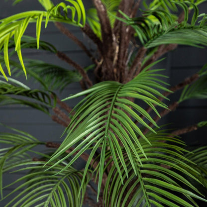 livinglovely.nl - Tree Green Palm Tree in black pot PTMD - Kunstplant - PTMD - livinglovely.nl